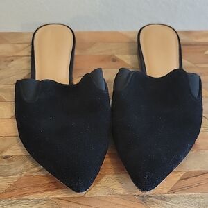 Size 6.5 NWOT black Crown Vintage pointed toe mules